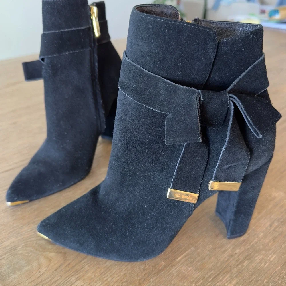 Ted Baker Sailly Suede Leather Black & Gold Ankle Boots-Bow Detail-Size US‎ 6